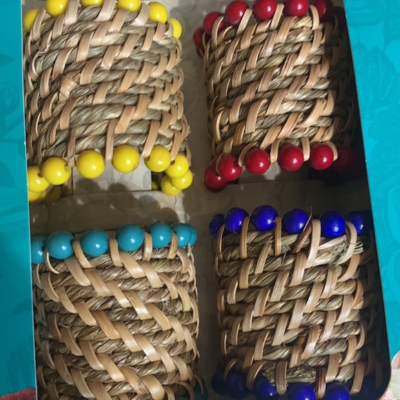 The Pioneer Woman Beaded Napkin Rings 8 piece 2 sets of 4 - Picture 13 of 13